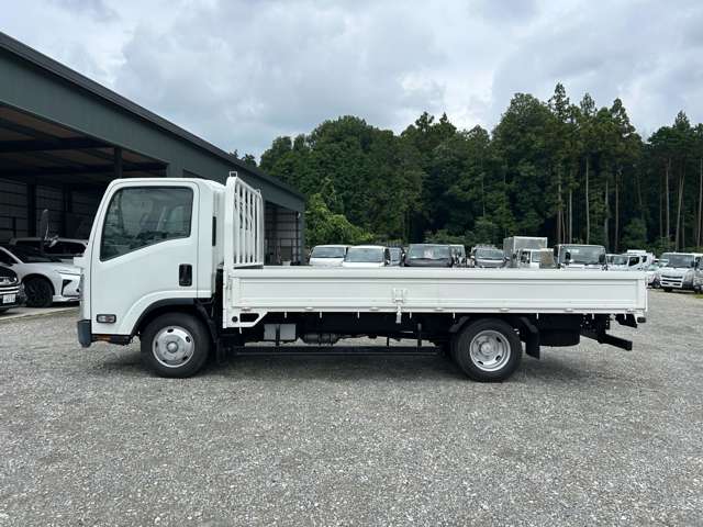 Isuzu Elf 8