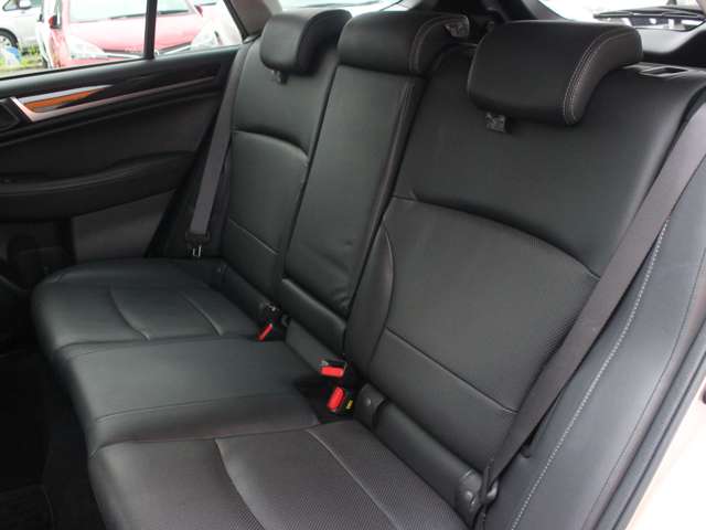 Subaru Legacy Outback 10