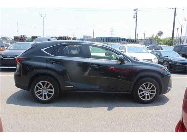 Lexus NX 10