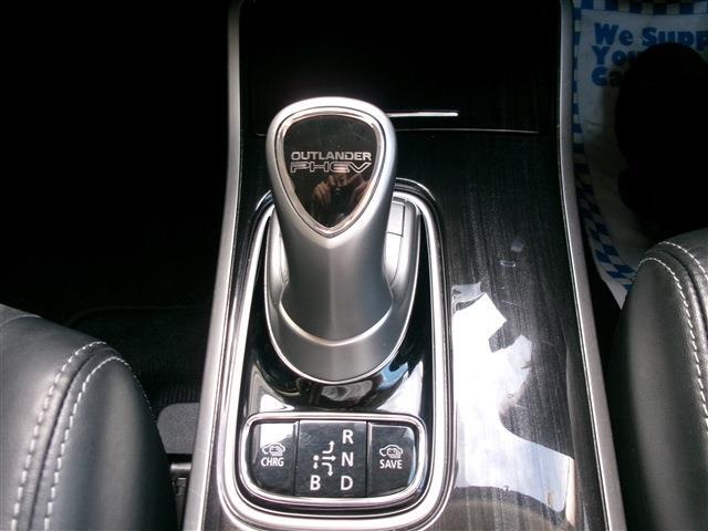 Mitsubishi Outlander PHEV 12