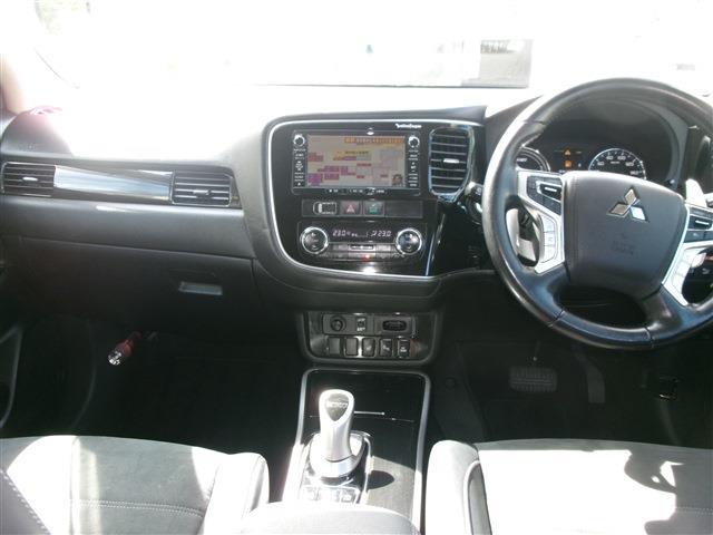 Mitsubishi Outlander PHEV 8