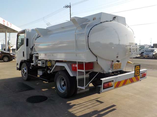 Isuzu Elf 3