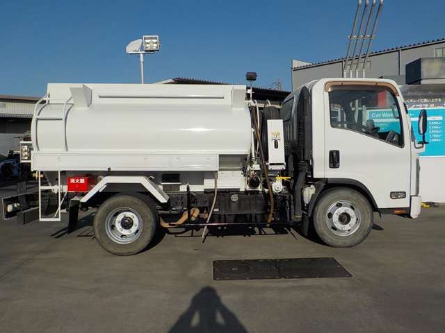 Isuzu Elf 6