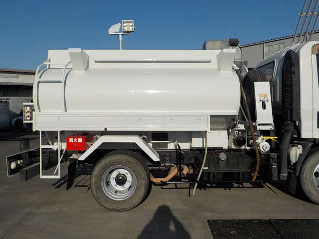 Isuzu Elf 10