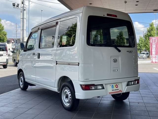 Daihatsu Hijet Cargo 11