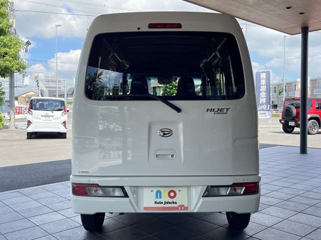 Daihatsu Hijet Cargo 10