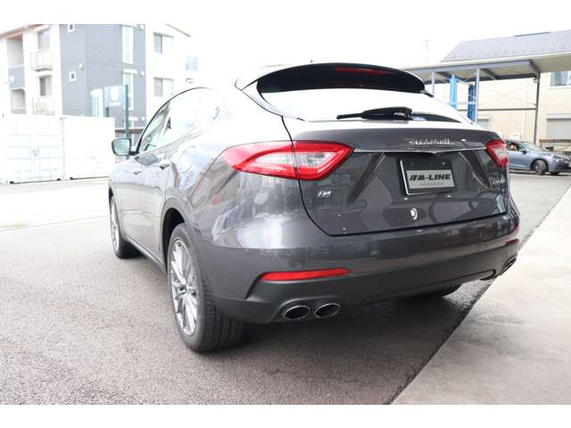Maserati Levante 8