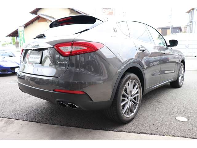 Maserati Levante 10