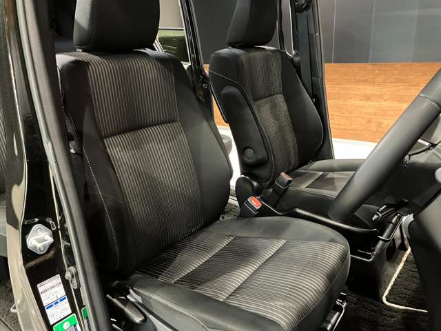 Toyota Voxy 12