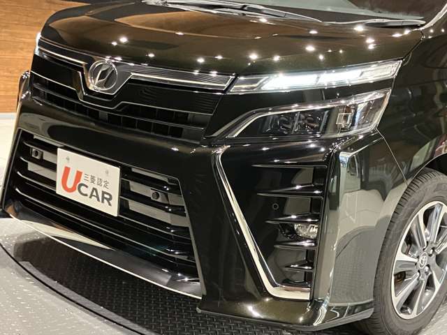 Toyota Voxy 4