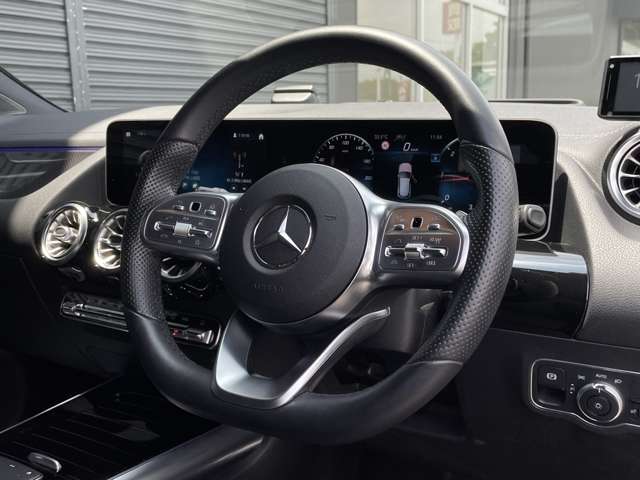 Mercedes-Benz GLA-Class 8