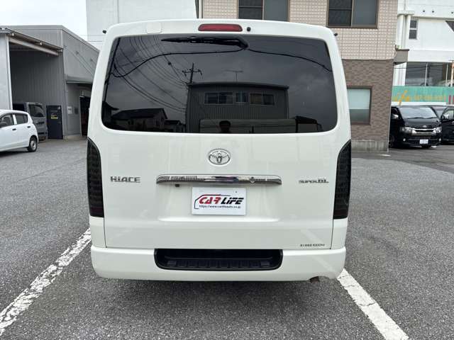Toyota Hiace Van 8