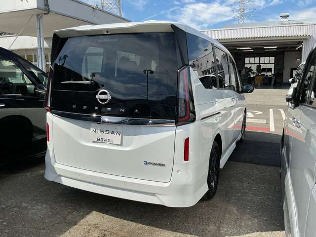 Nissan Serena 3