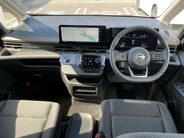 Nissan Serena 4