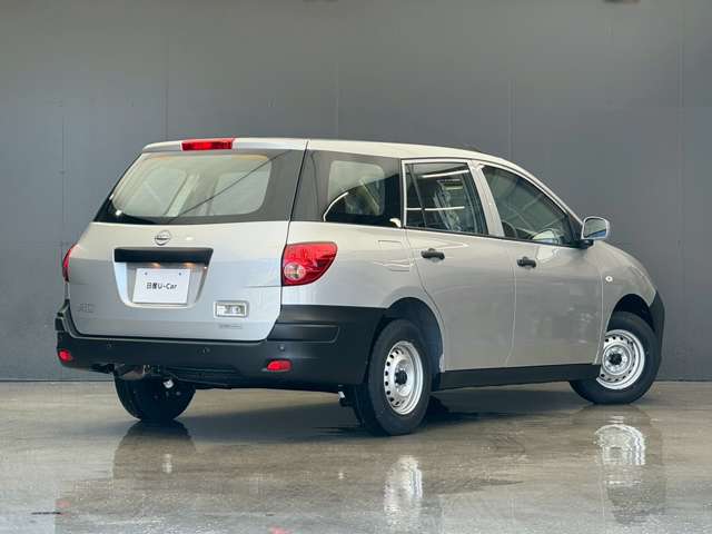 Nissan AD 4