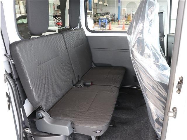 Daihatsu Hijet Deck Van 11