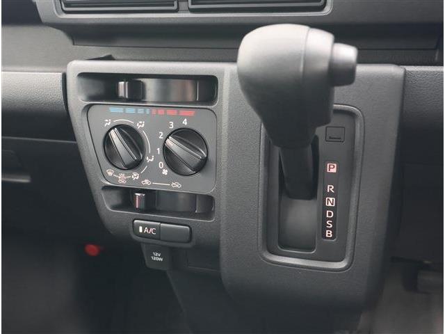 Daihatsu Hijet Deck Van 8