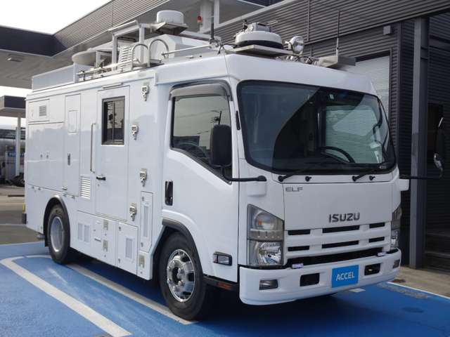 Isuzu Elf 11