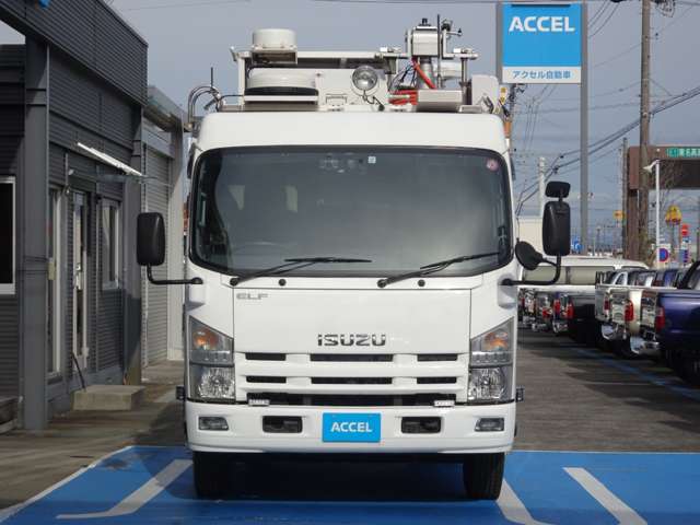 Isuzu Elf 12