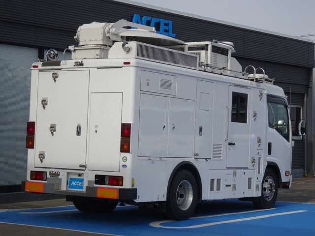 Isuzu Elf 9
