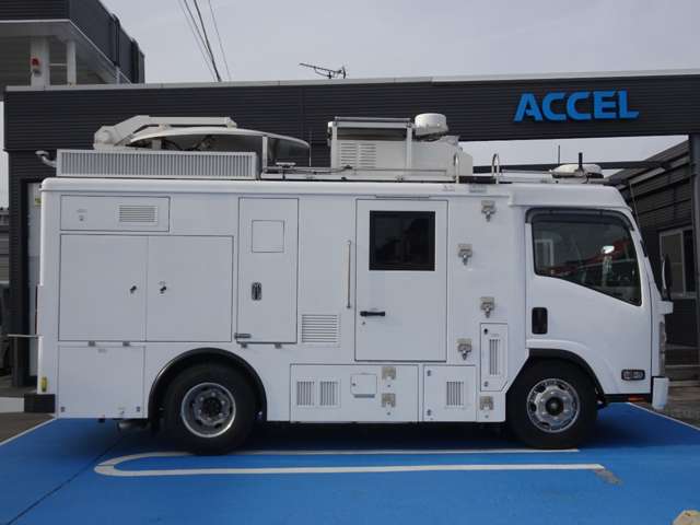 Isuzu Elf 10