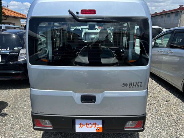 Daihatsu Hijet Cargo 2