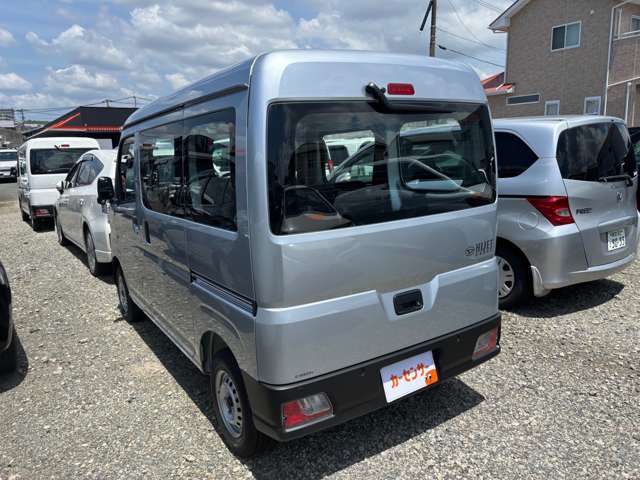 Daihatsu Hijet Cargo 7