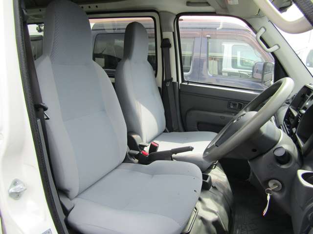 Daihatsu Hijet Cargo 6