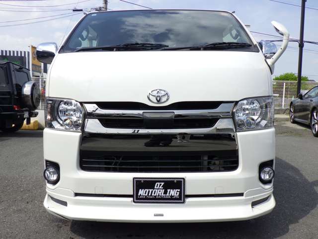 Toyota Hiace Van 9