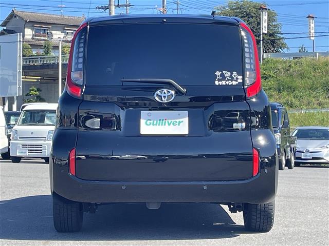 Toyota Sienta 8
