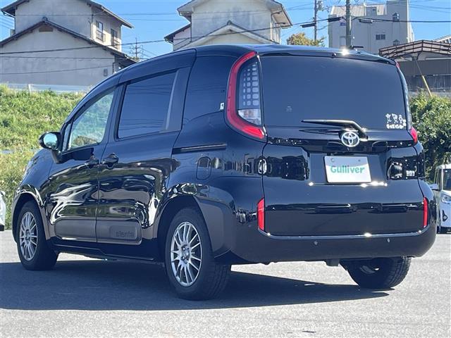 Toyota Sienta 9