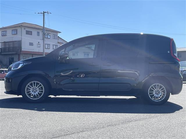 Toyota Sienta 10