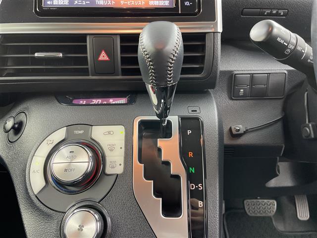 Toyota Sienta 9