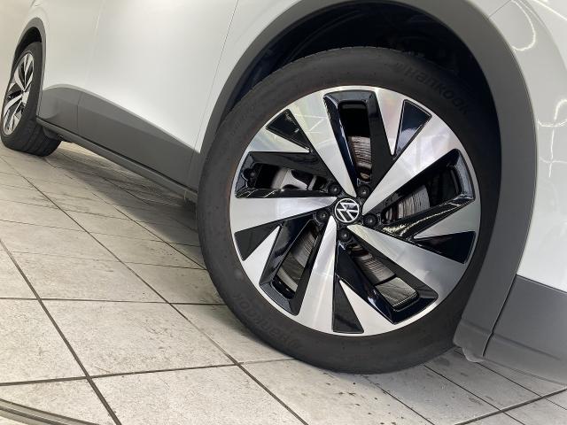 Volkswagen ID.4 12