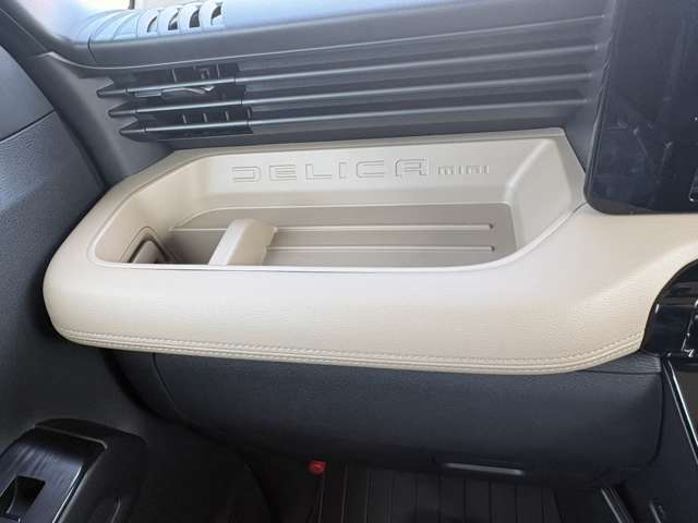 Mitsubishi Delica Mini 12
