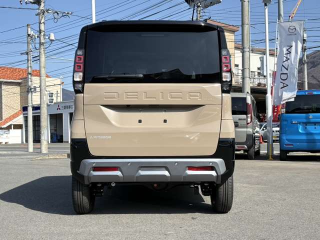 Mitsubishi Delica Mini 2