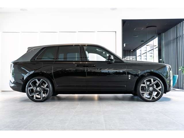 Rolls-Royce ブラックバッジカリナン 6