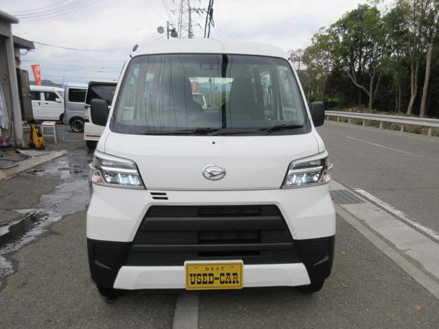 Daihatsu Hijet Cargo 11