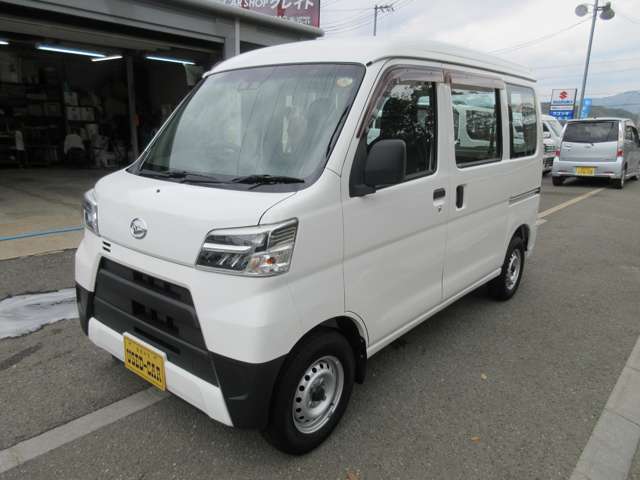 Daihatsu Hijet Cargo 4