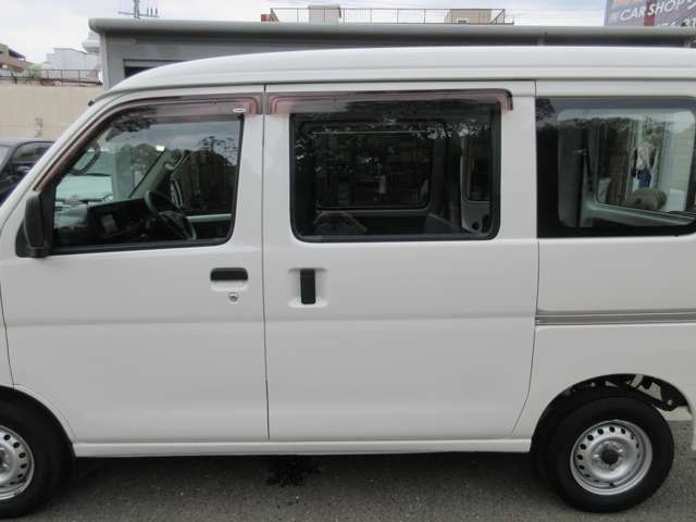 Daihatsu Hijet Cargo 5