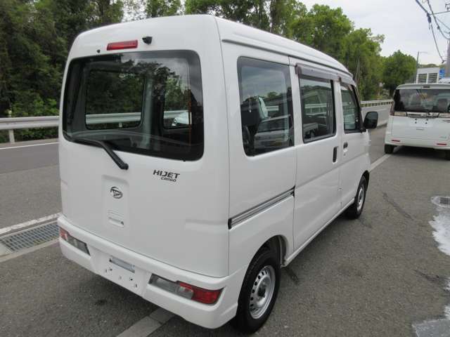 Daihatsu Hijet Cargo 8