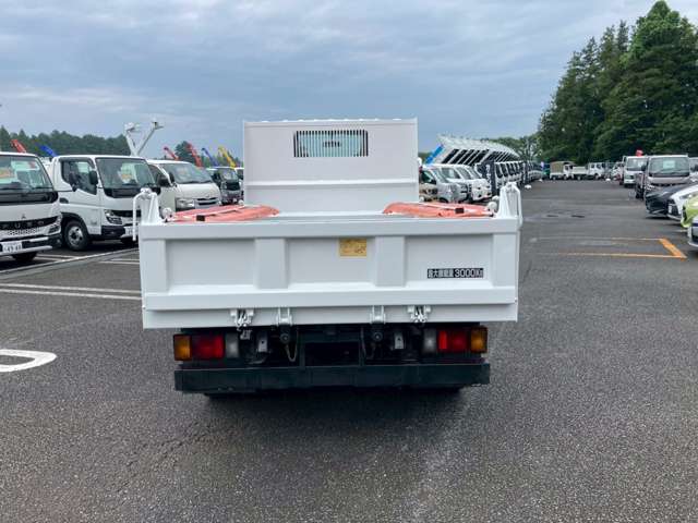 Isuzu Elf 6