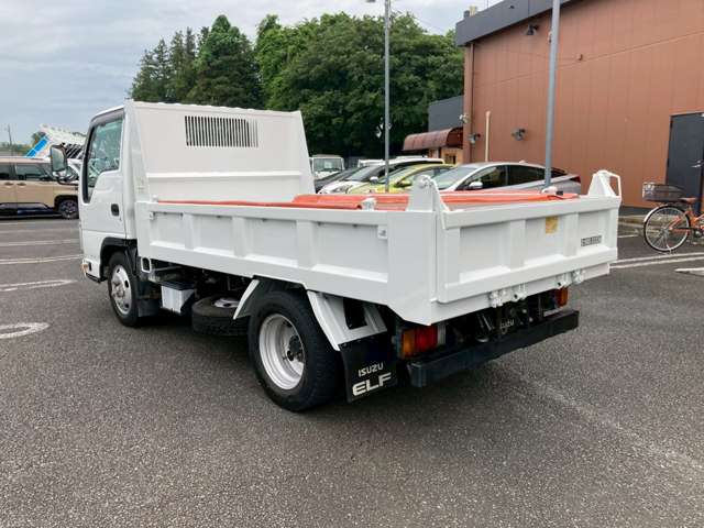 Isuzu Elf 7