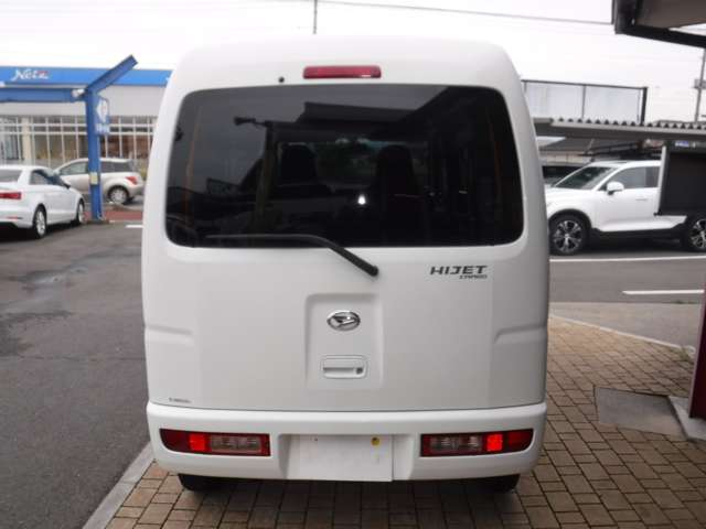 Daihatsu Hijet Cargo 7