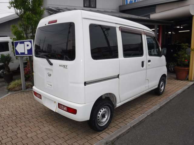 Daihatsu Hijet Cargo 8