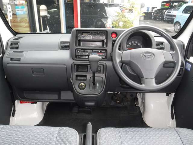 Daihatsu Hijet Cargo 10