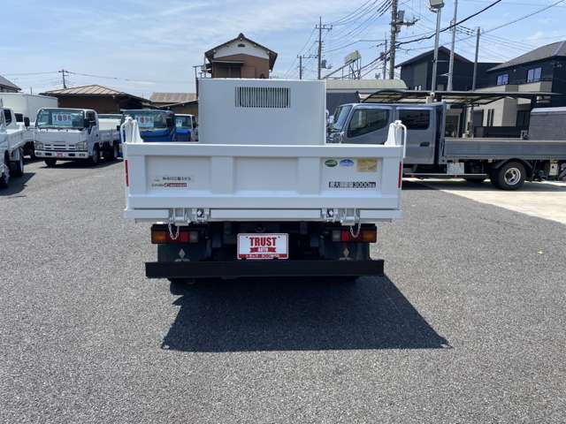 Mitsubishi Fuso Canter 11