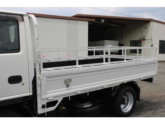 Isuzu Elf 12