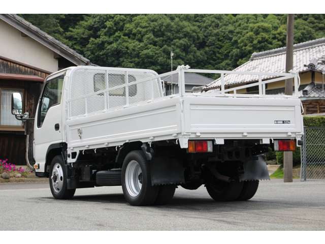 Isuzu Elf 6