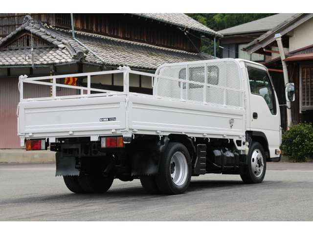 Isuzu Elf 7
